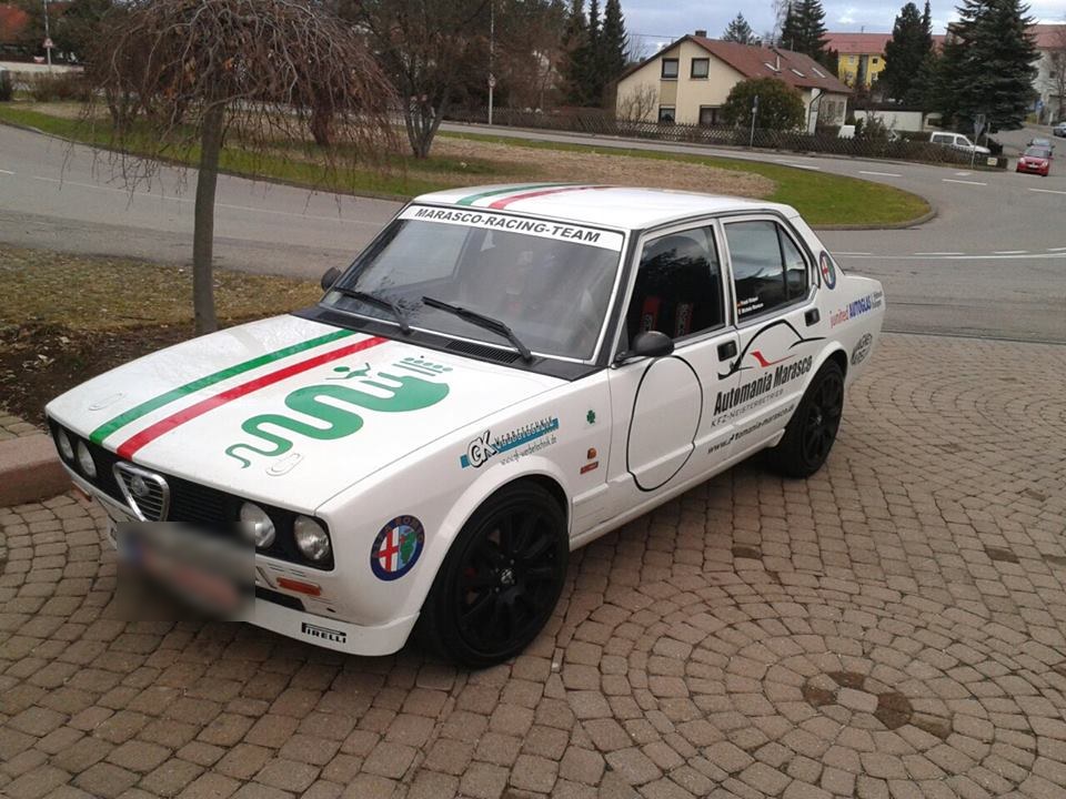 Alfa Romeo im Design des Marasco-Racing-Teams mit Trikolore und Biscione